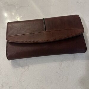 Luteulo Brown leather‎ wallet -Zipper -Pockets -Card Slots